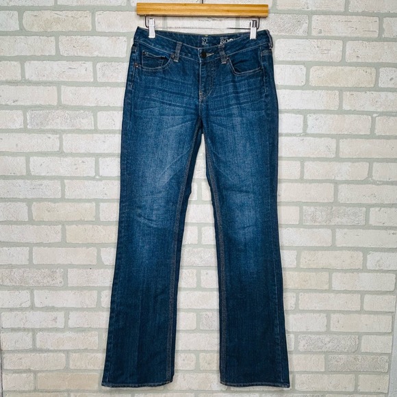 New York & Co Low Rise Bootcut Curvy Dark Wash Jeans - Picture 1 of 10